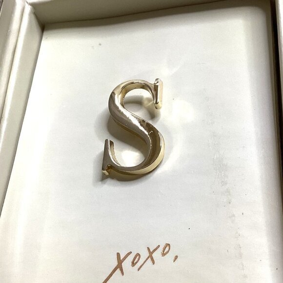 LARK & IVES‎ COLLECTIVES THE GOLD MONOGRAM LYRICS PINS "S" - Picture 3 of 5